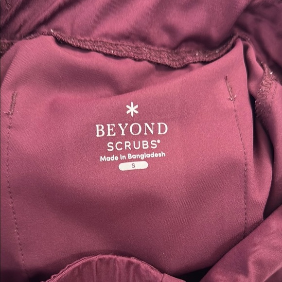 Red Tapered Joggers with Adjustable Waist‎ - Picture 8 of 8